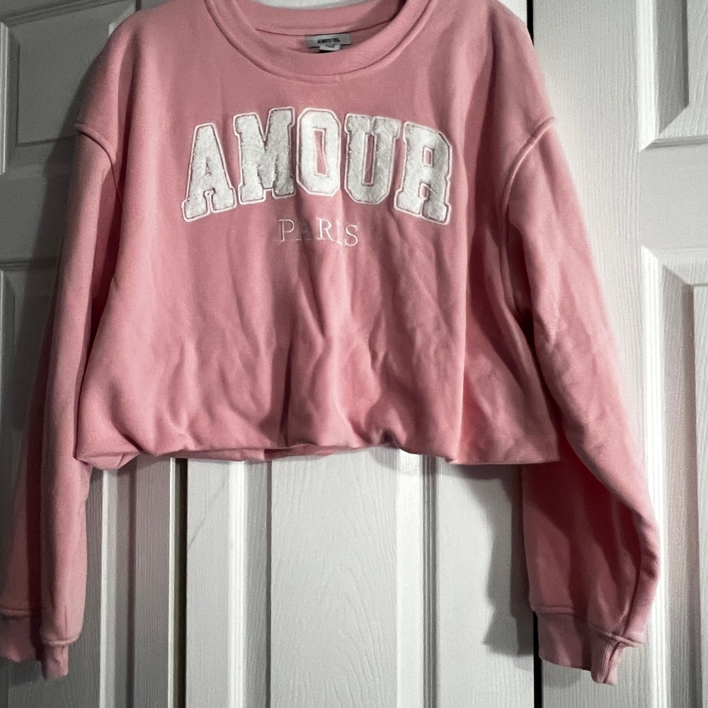 'AMOUR' Cropped Crewneck Sweatshirt